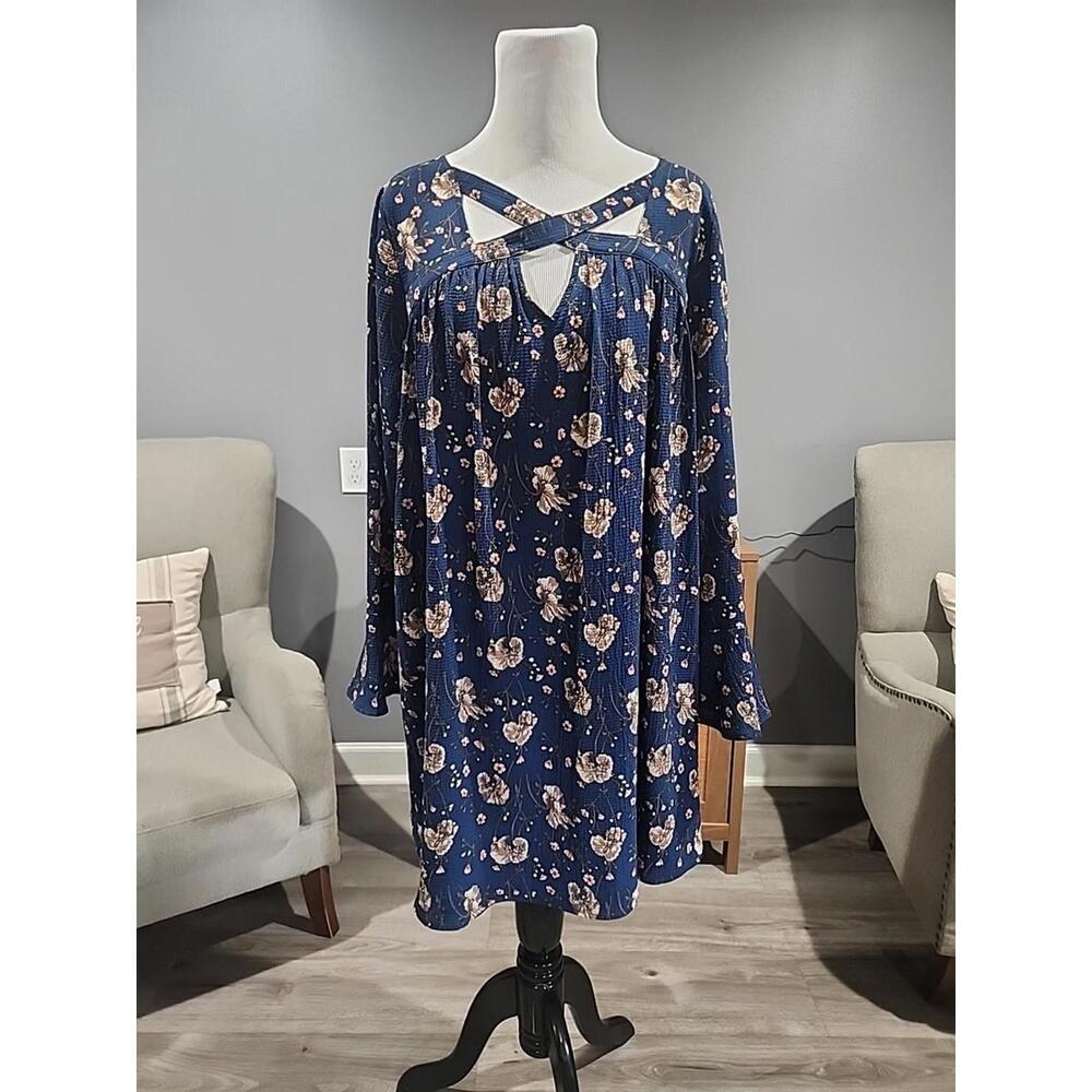 Women's S Doe & Rae Bell Sleeve V Neck Ball Fringe  Shift Dress Blue/Blue Lined